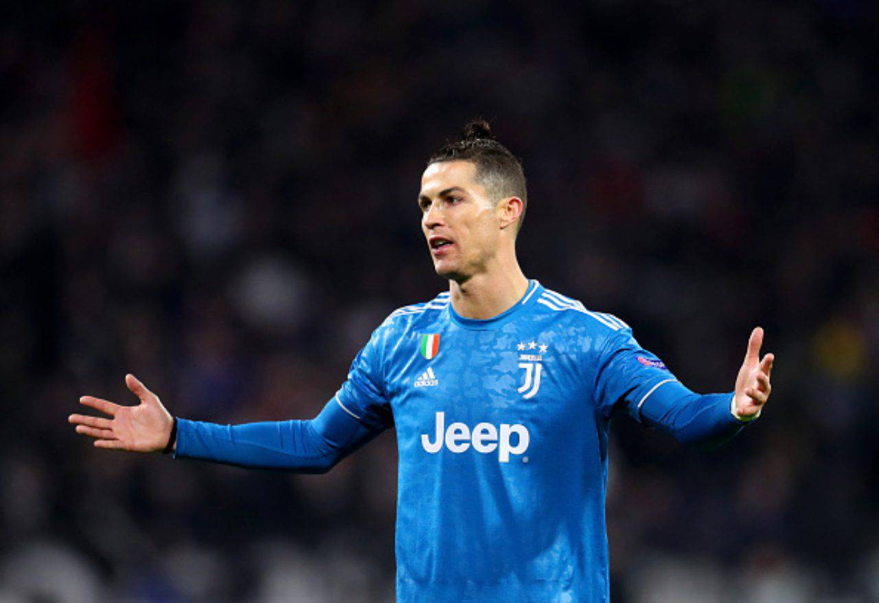 Cristiano Ronaldo apre i suoi hotel contro il coronavirus