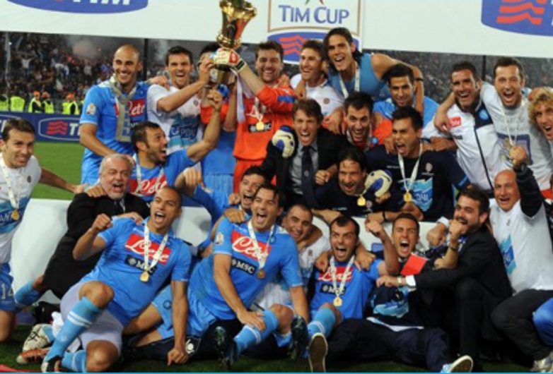 Il Napoli celebra la Coppa Italia del 2012