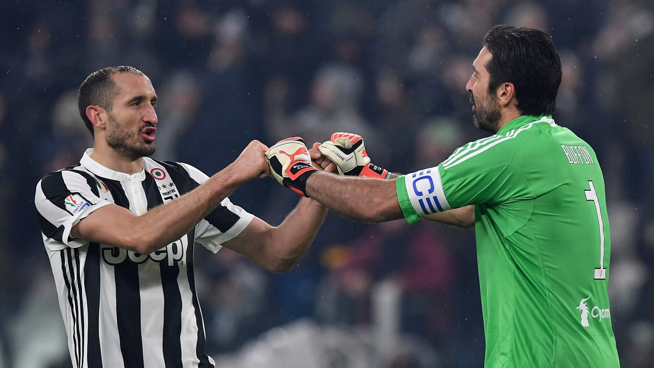 Juventus, ufficiali i rinnovi di Buffon e Chiellini