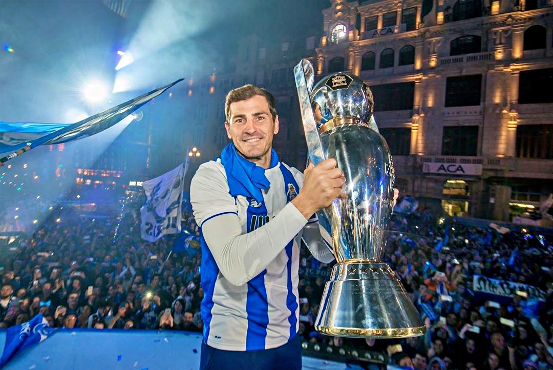 Casillas, il portiere spagnolo annuncia il ritiro dal calcio giocato