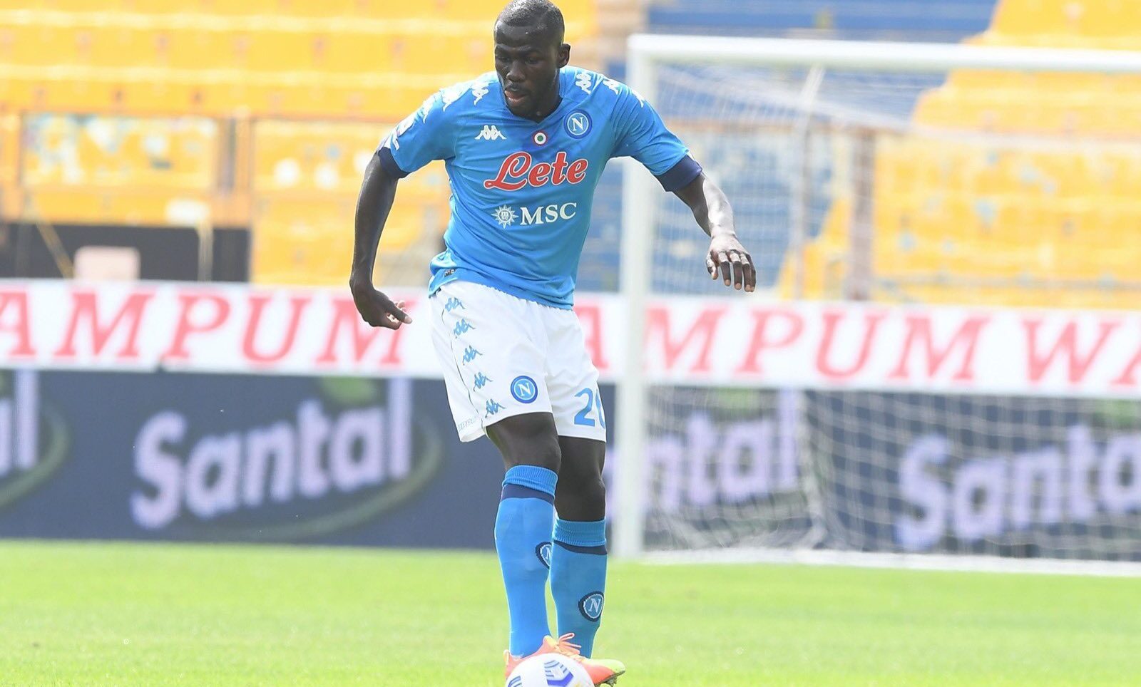 Napoli, Koulibaly e il City si allontanano