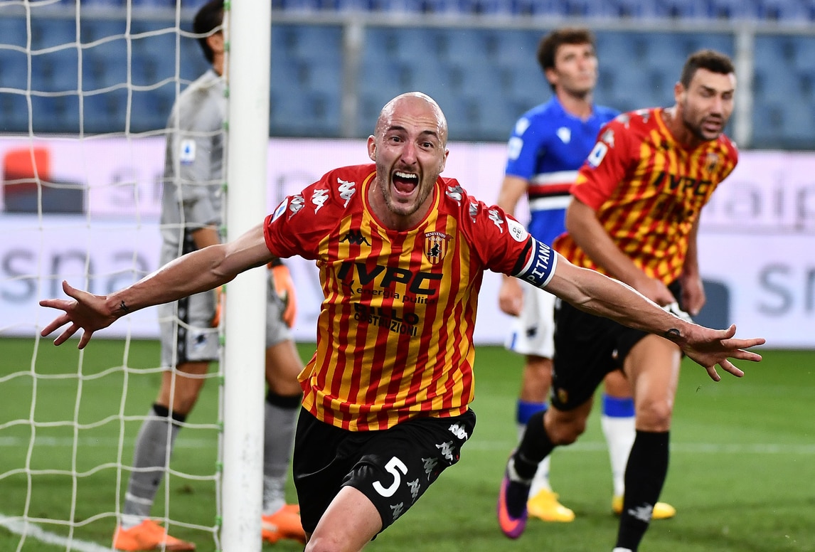 Un pazzo Benevento rimonta la Samp, la Lazio archivia la pratica Cagliari