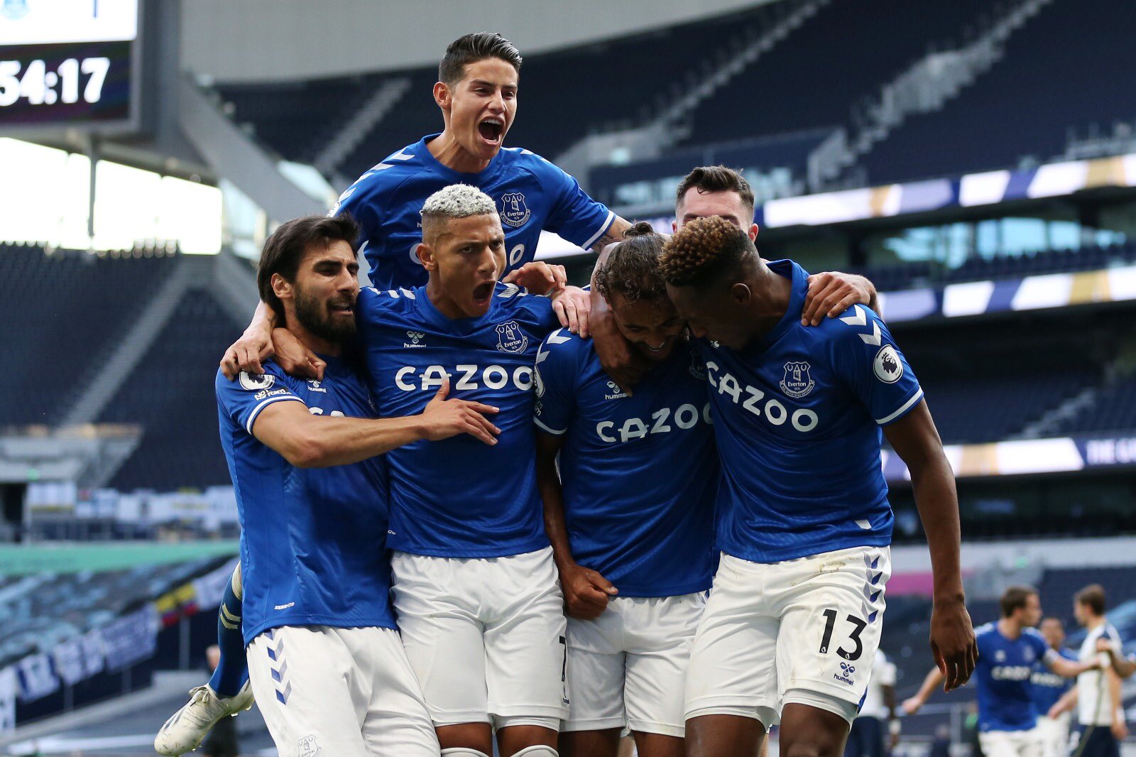 J.Rodriguez-Everton, siamo al capolinea. Colombiano ai margini della squadra
