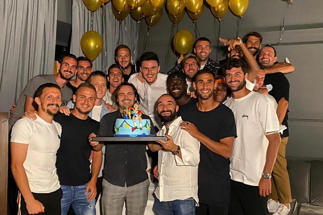 Elmas festeggia il compleanno con la squadra, c’è anche Milik