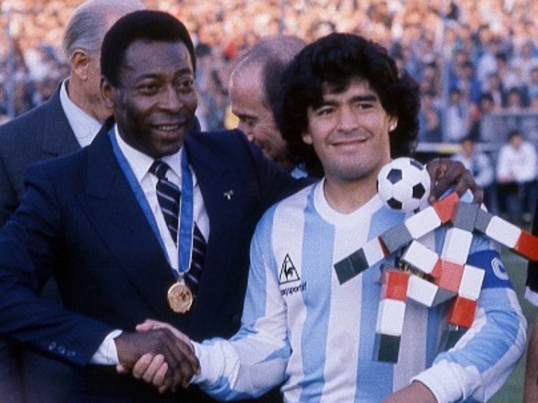 Pelé sui social: “Auguri mio grande amico Maradona”