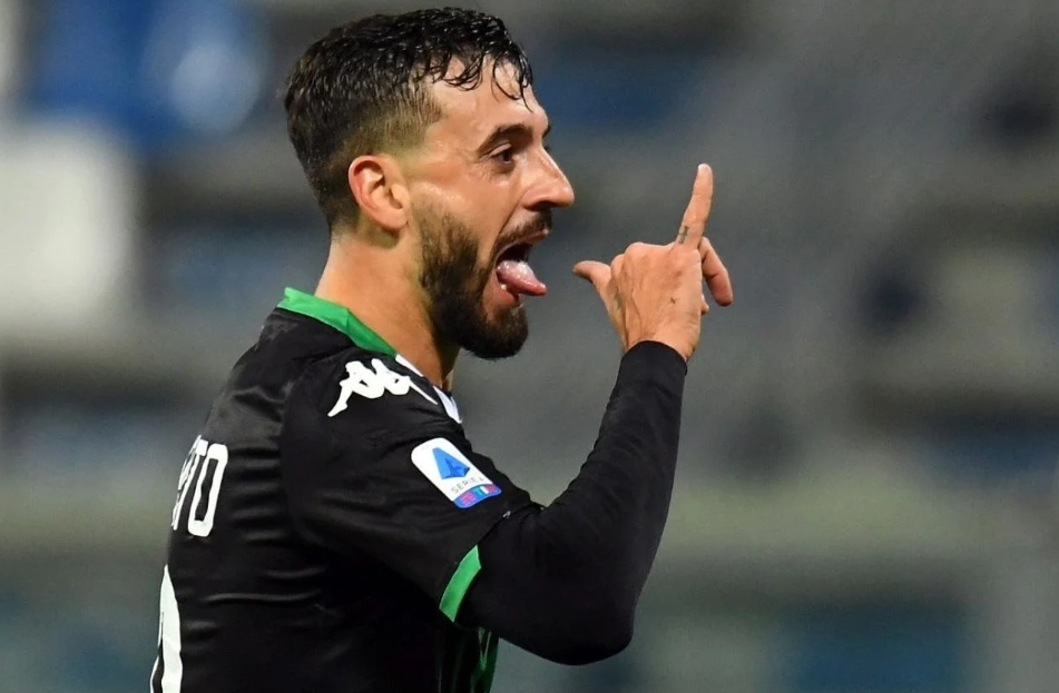 Guai muscolari per Caputo, in forse contro il Napoli