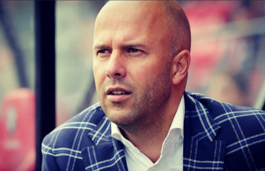 AZ Alkmaar, esonerato Slot: “Vogliamo un allenatore concentrato sul club”