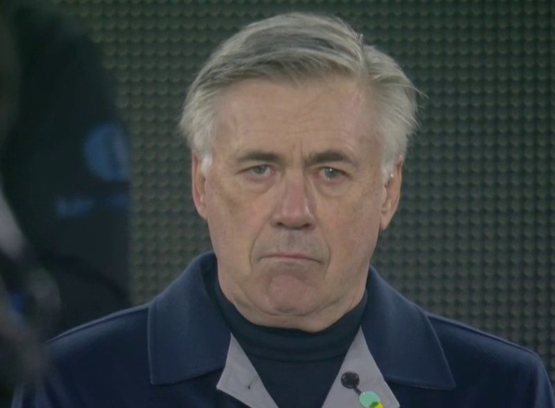 Maradona, Ancelotti in lacrime durante il minuto di silenzio