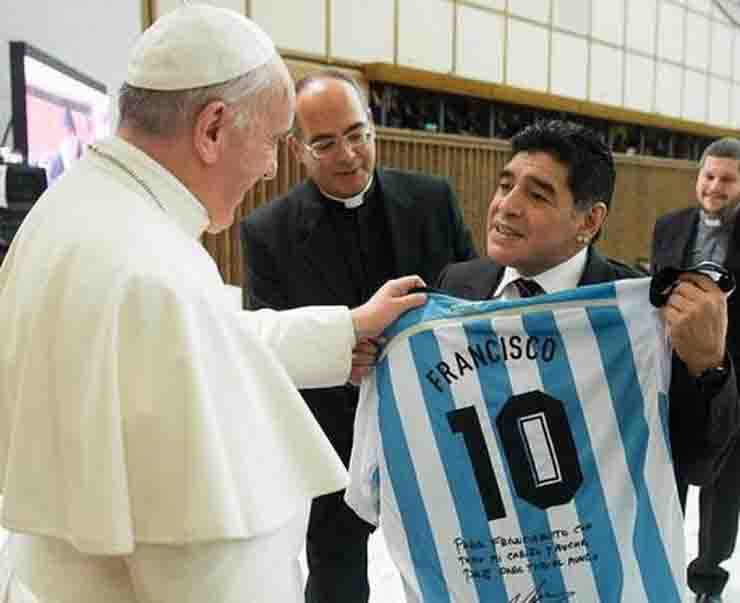 Il Papa su Maradona: “Era un poeta”