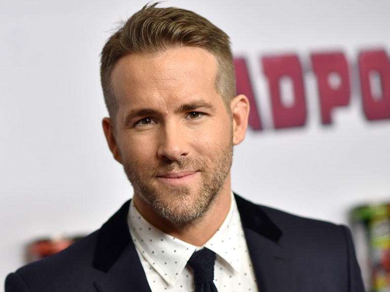 Da Hollywood al calcio: Ryan Reynolds compra il Wrexham