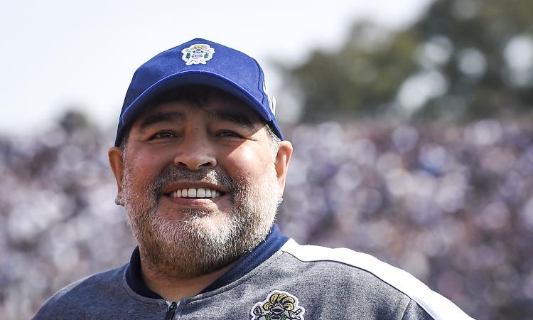 Maradona, perizia di 70 pagine sulla morte: “Cure inadeguate”