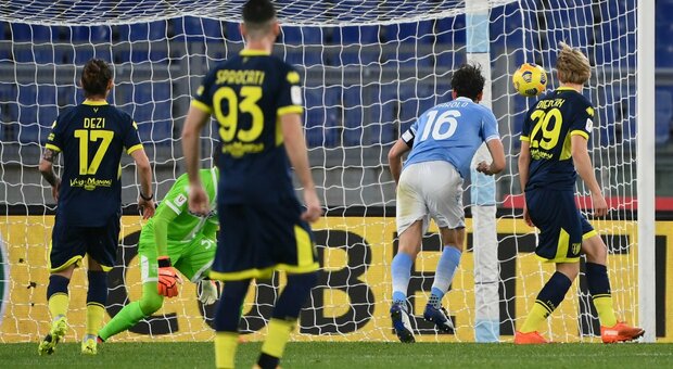 Coppa Italia, la Lazio supera il Parma nel finale e accede ai quarti