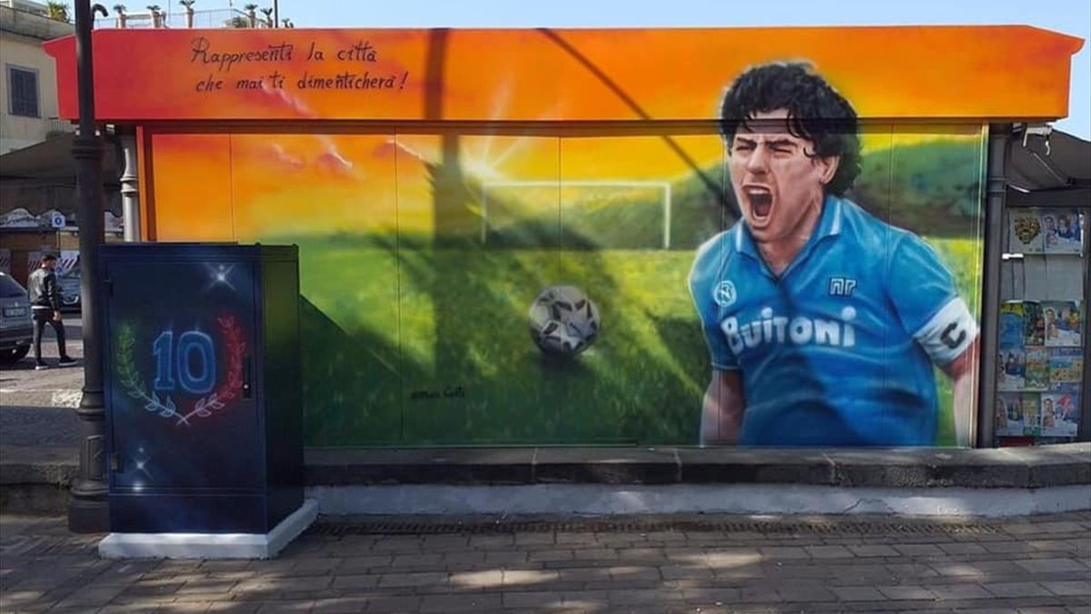 Maradona, inaugurato nuovo murales a Pozzuoli con Maggio e Diego Jr