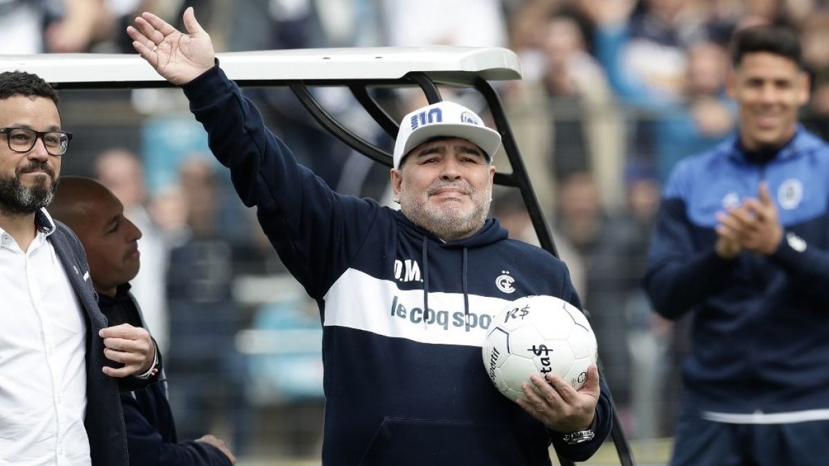 Maradona senza pace, rubati suoi effetti personali di Dubai