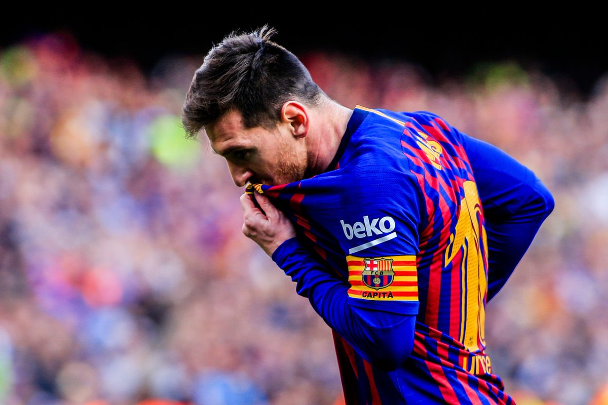 Barça, Messi cuore blaugrana: rinnovo con ingaggio dimezzato
