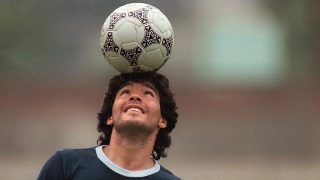 Copa America, l’omaggio a Maradona durante il riscaldamento pre partita