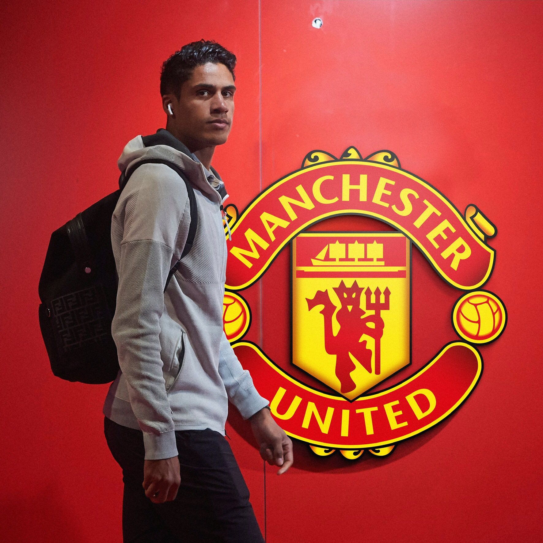 Manchester United, ufficiale l’arrivo di Varane