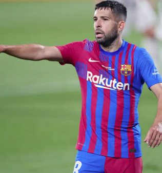 Crisi Barcellona: Jordi Alba segue Pique e si taglia lo stipendio