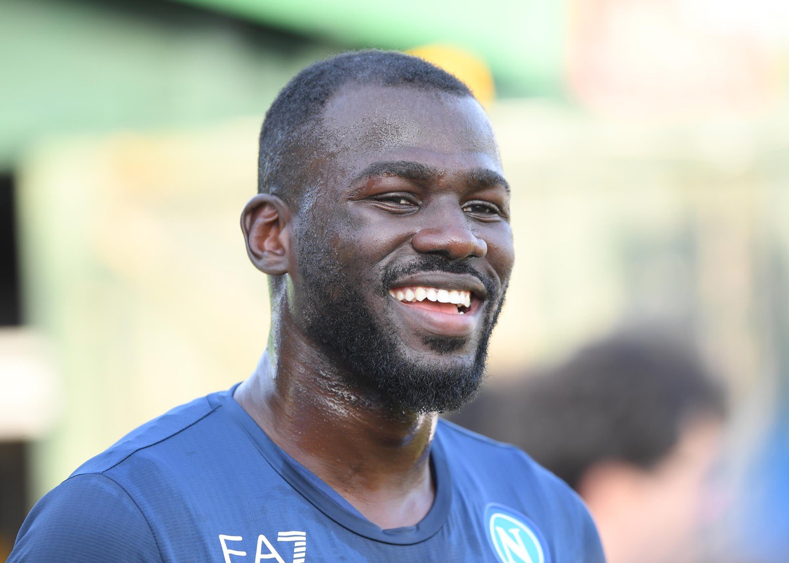 Koulibaly scherza sui social: “Lo so, devo andare dal barbiere”