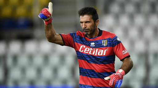 Buffon highlander: rinnova con il Parma e giocherà fino a 46 anni