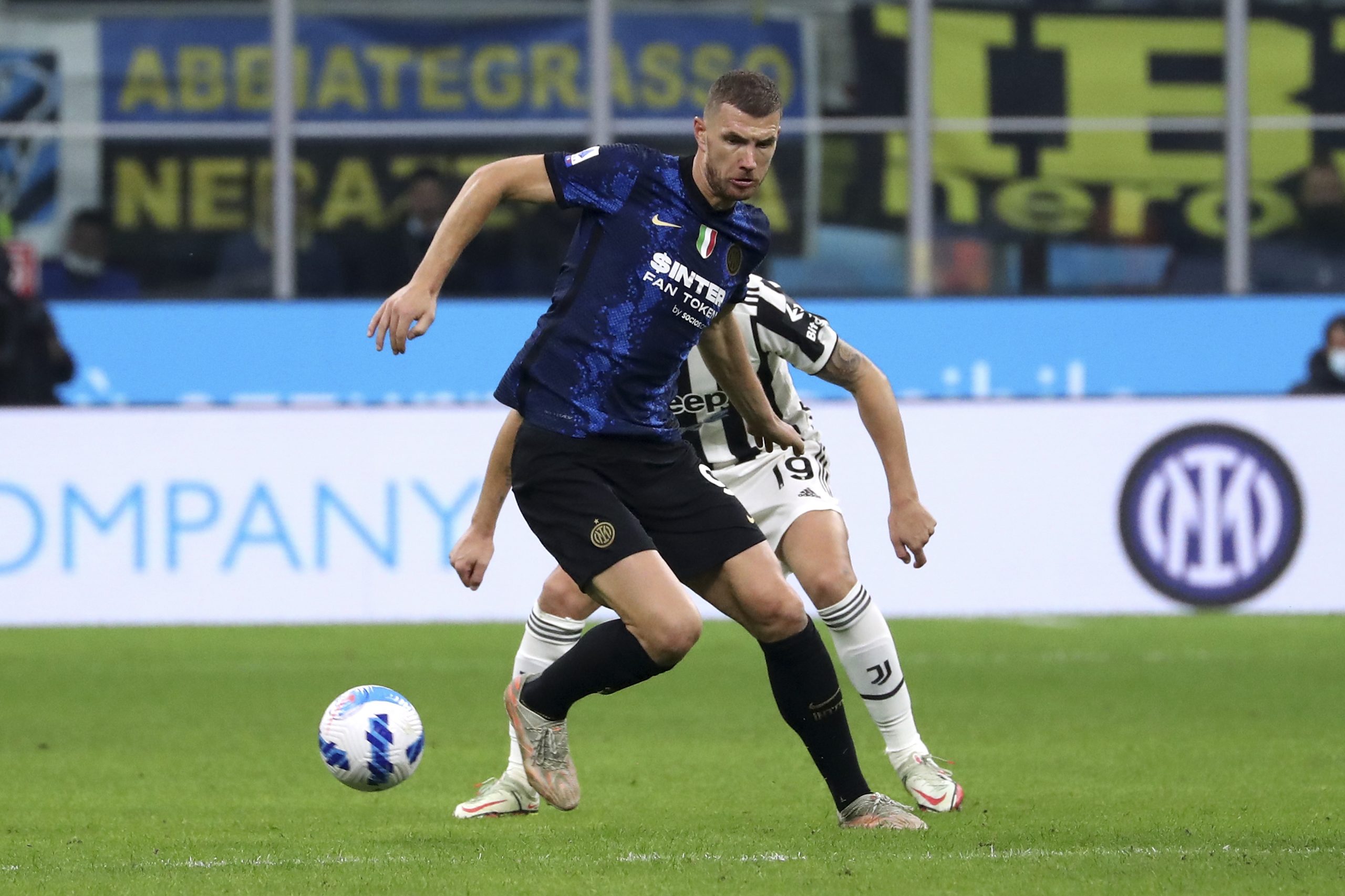 Dzeko positivo al Covid: con lui altri due interisti