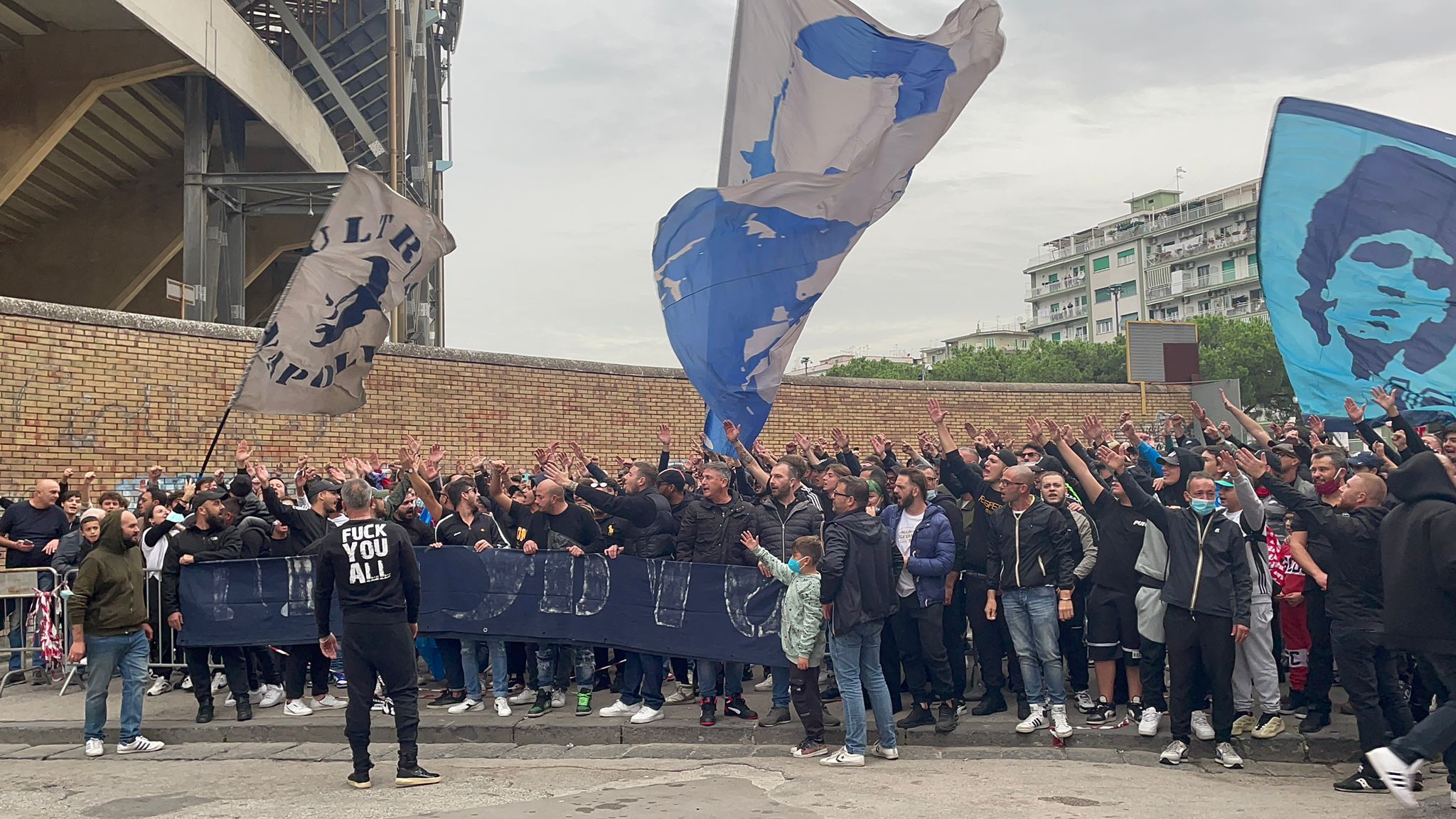 “Napoli vestiti d’azzurro”: il messaggio degli ultras in vista del Milan