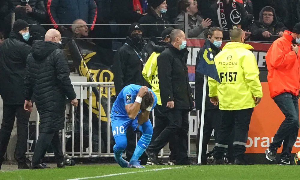 Payet colpito da una bottiglietta, Lione-Marsiglia sospesa dopo 4′