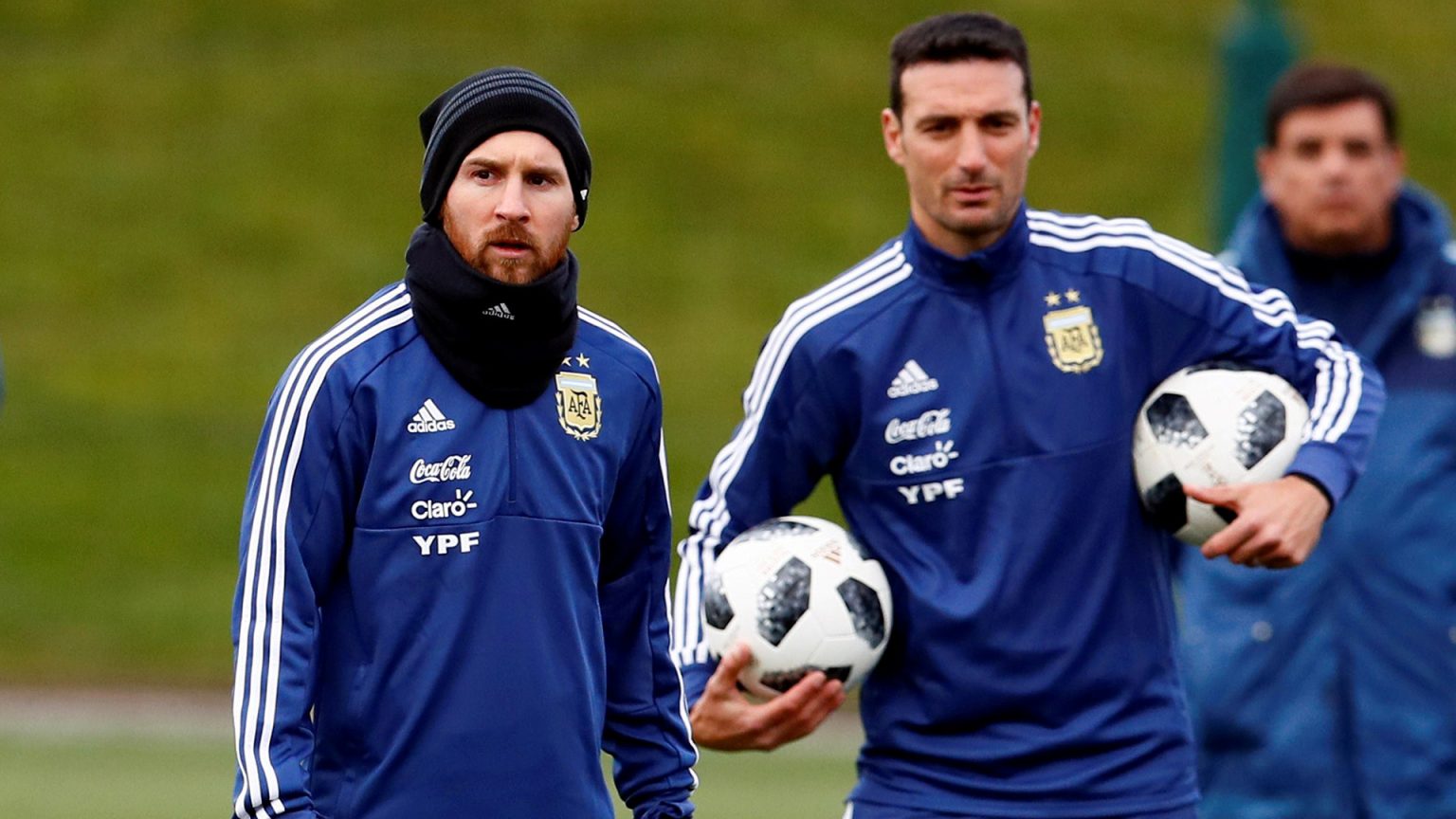 Scaloni: “Comprendo il PSG, ma abbiamo diritto di convocare Messi”