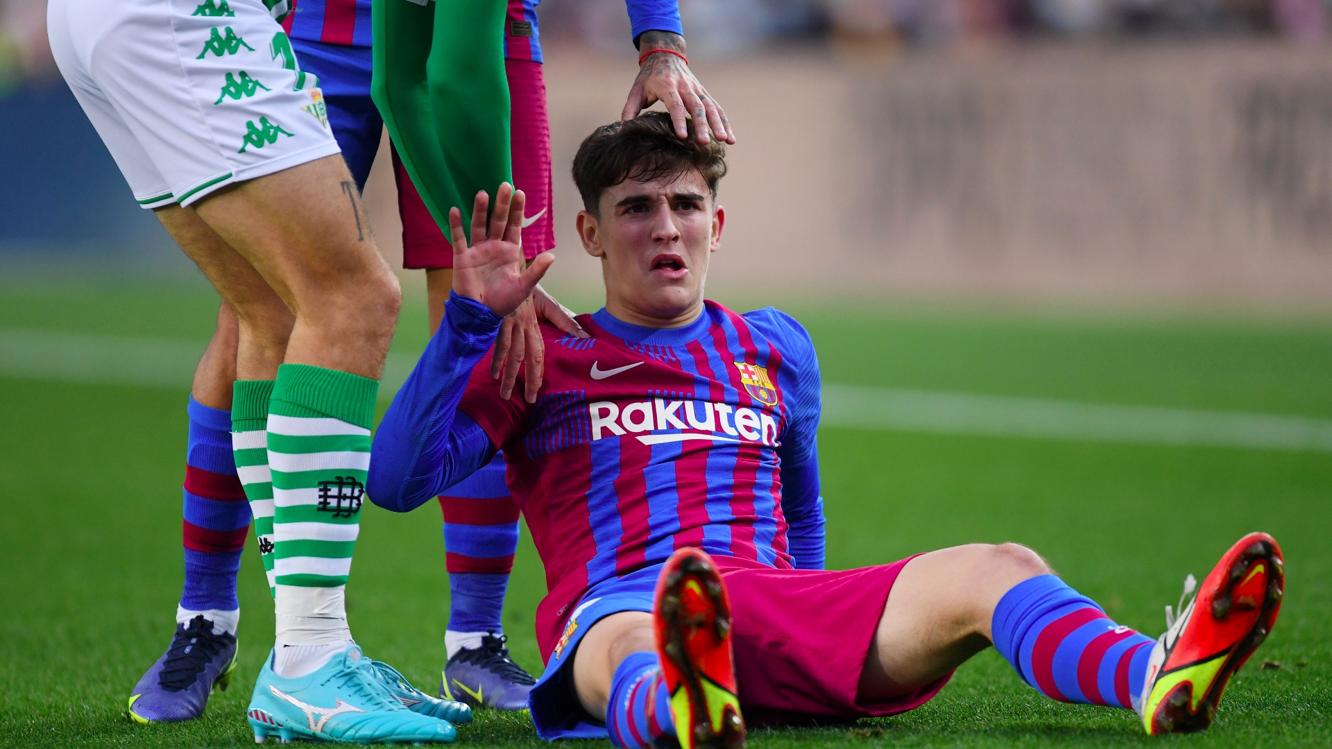 Barça, è focolaio Covid: positivi altri tre giocatori