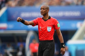 Caos Tunisia-Mali: l’arbitro fischia la fine in anticipo, poi richiama tutti in campo