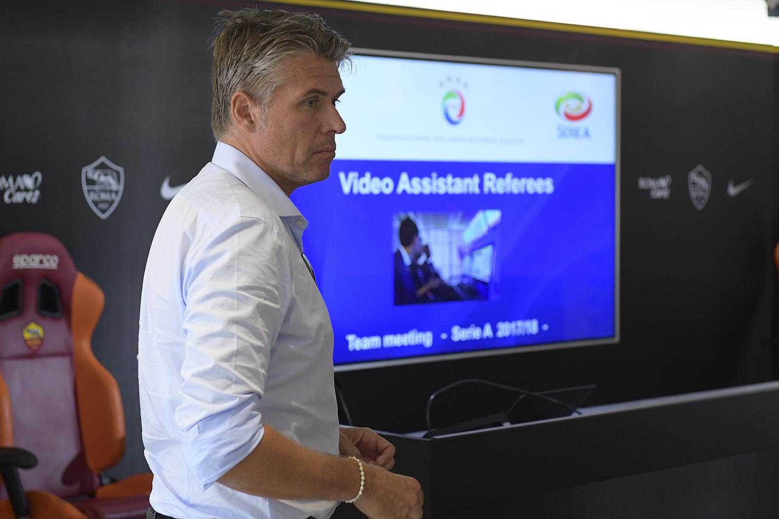 Comitato arbitrale UEFA, Rosetti: “Troppe pressioni sui direttori di gara”
