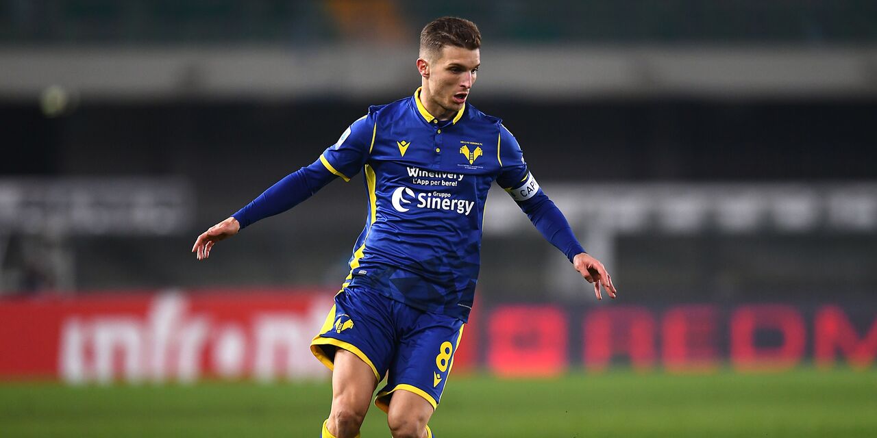 Il Verona ora ci crede: 2-0 al Lecce e -4 dal Sassuolo in classifica