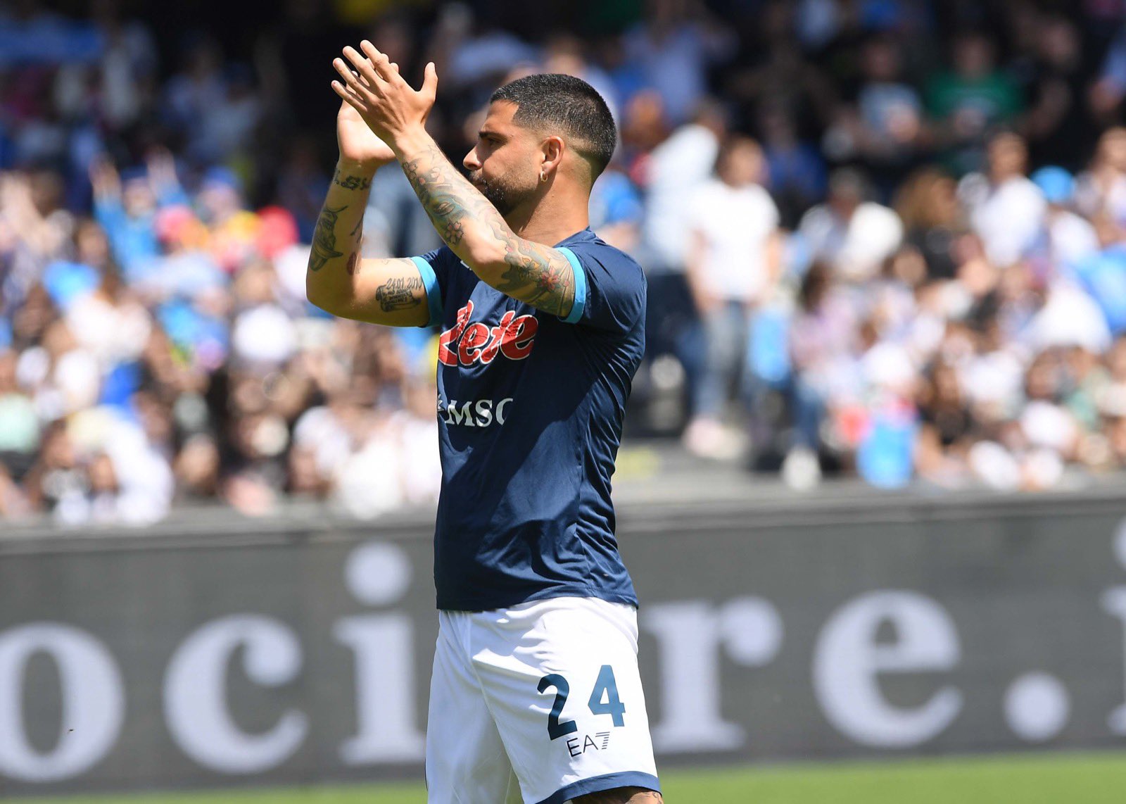 Il Napoli scrive a Insigne: “Ti abbracciamo forte”