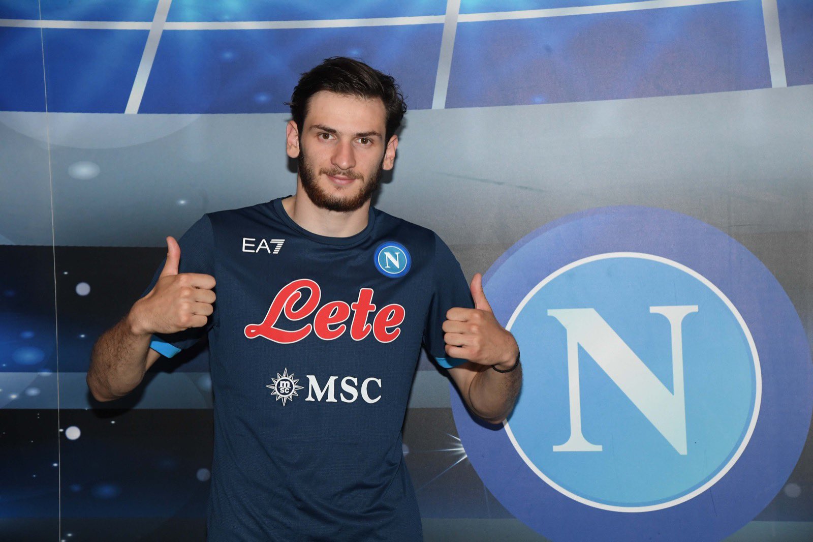 Come si pronuncia Kvaratskhelia? L’esilarante aiuto social del Napoli