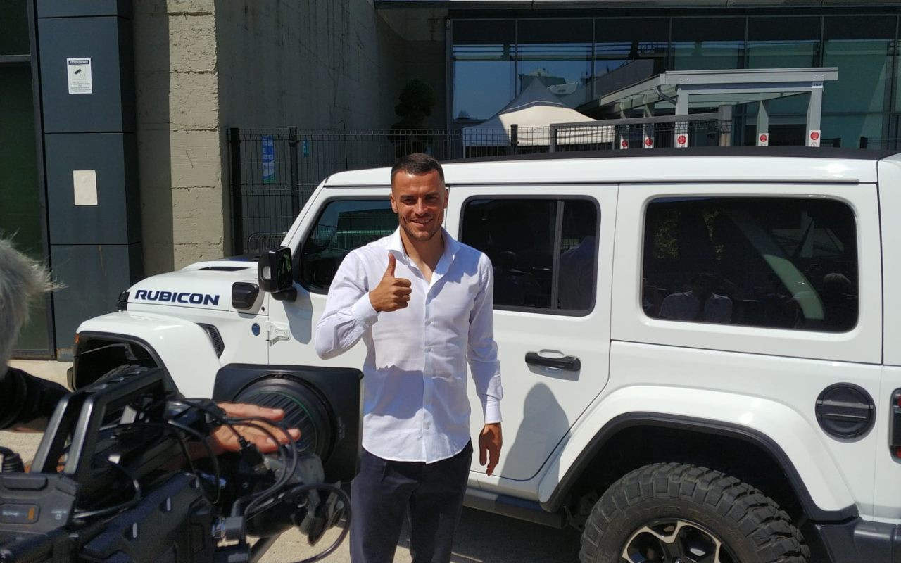 Juventus, depositato in Lega il contratto di Kostic