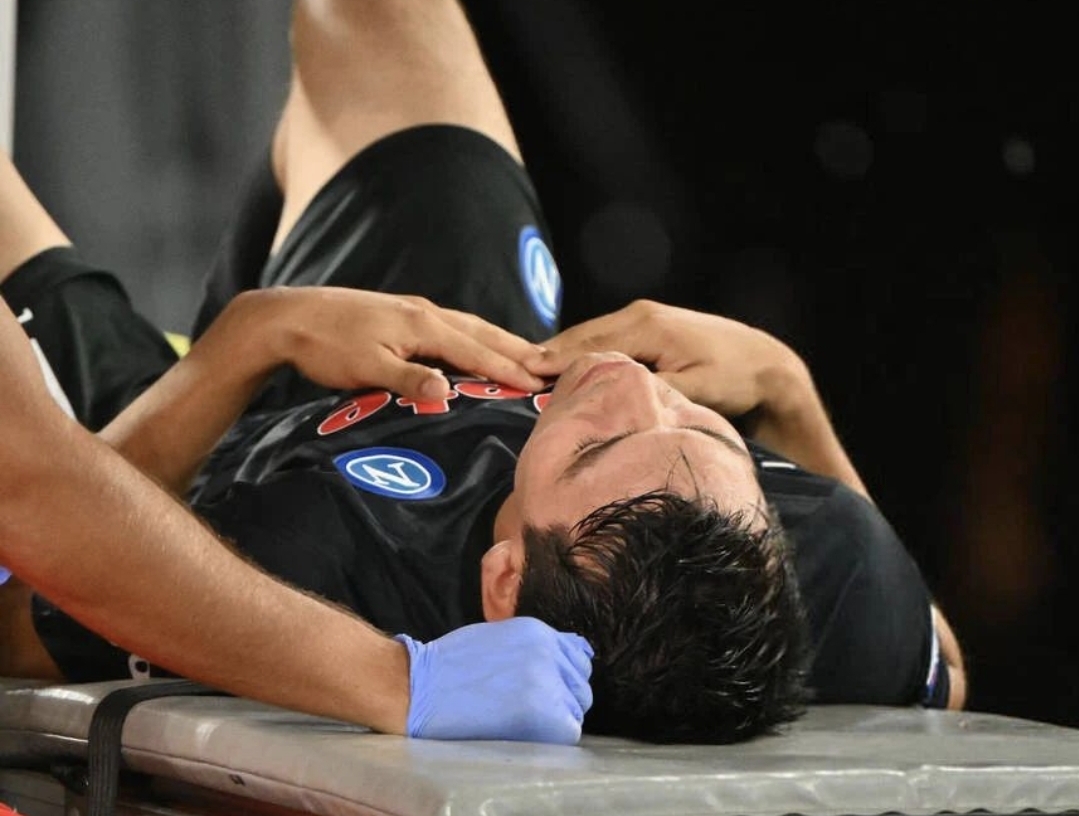 Lozano, previsto stop non lungo: ci sarà contro il Liverpool?