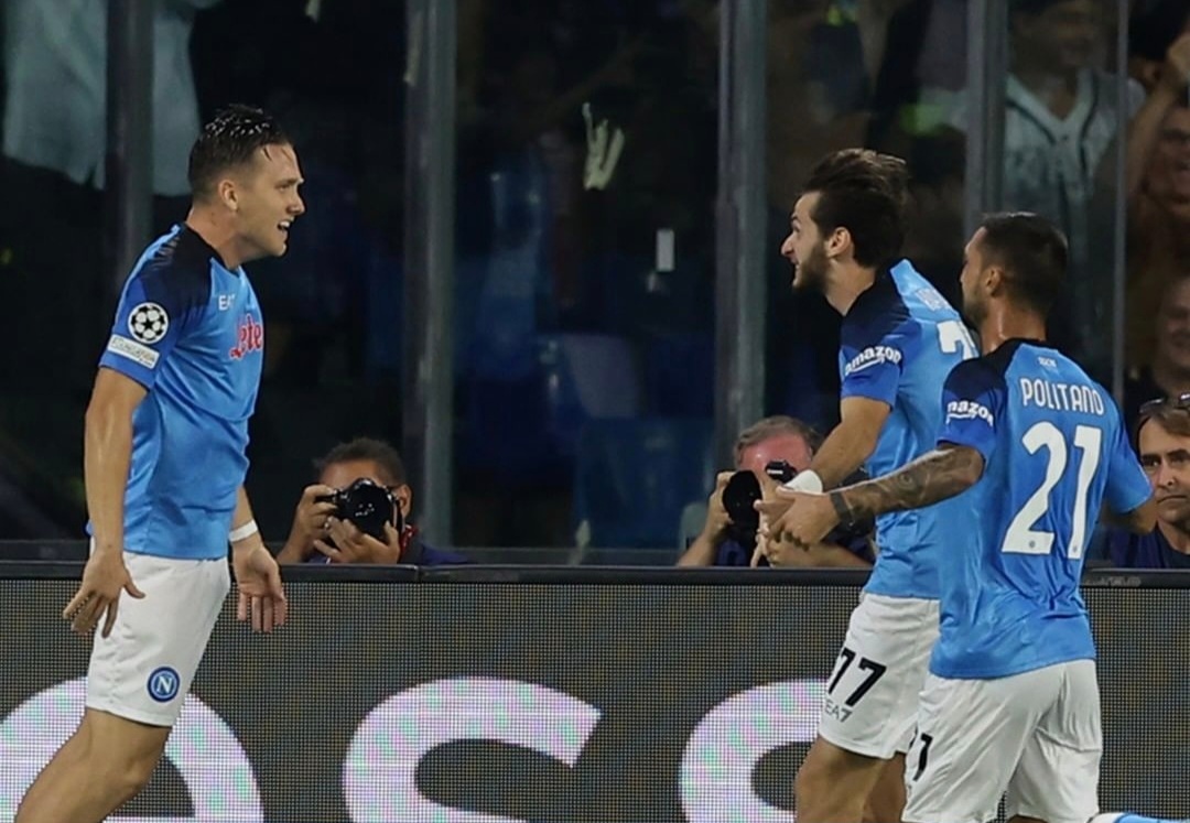 Un super Napoli serve il poker al Liverpool: al ‘Maradona’ 4-1 per gli azzurri!