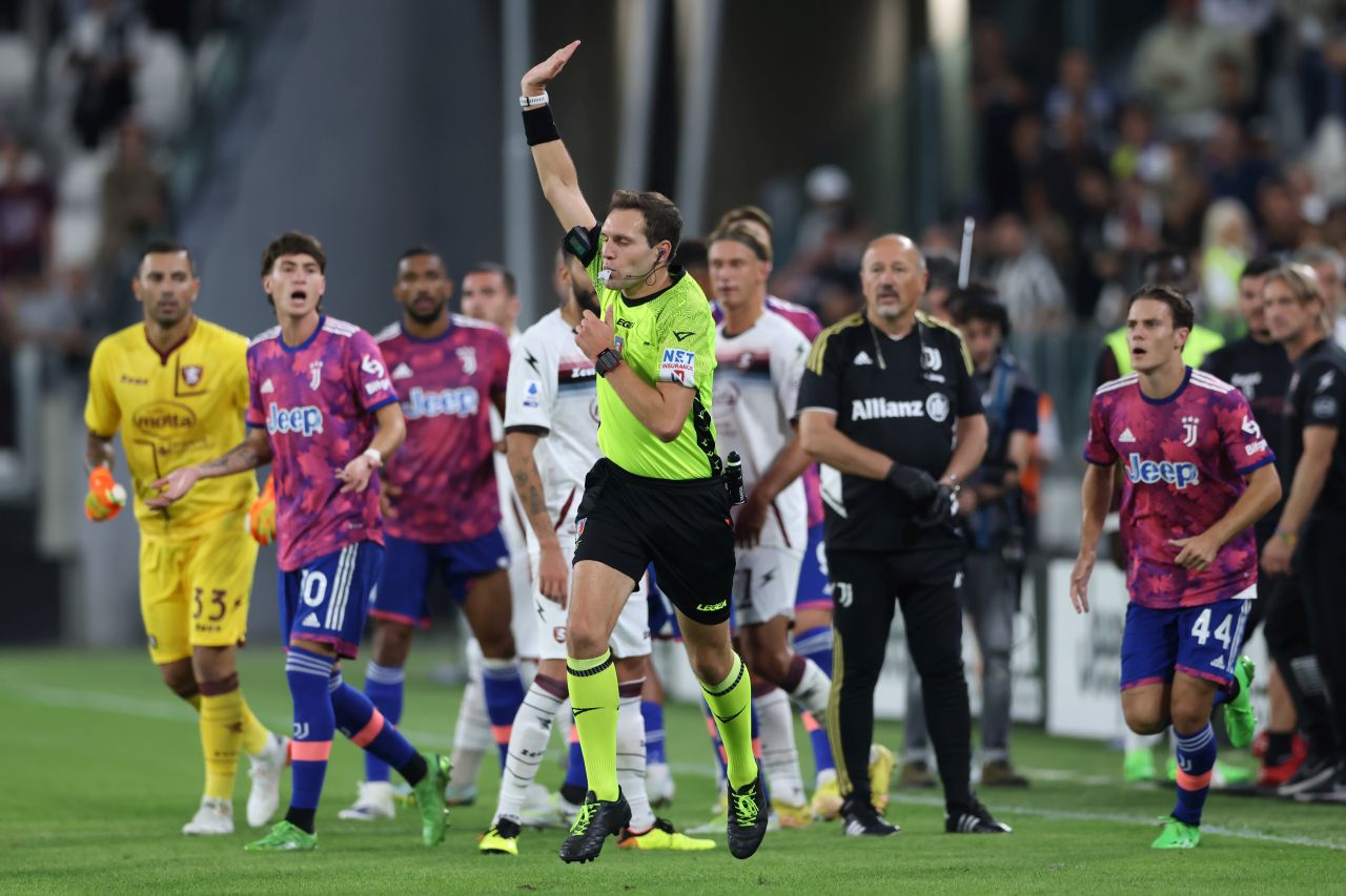 Scommessa persa per il gol annullato a Milik, legale diffida la Serie A