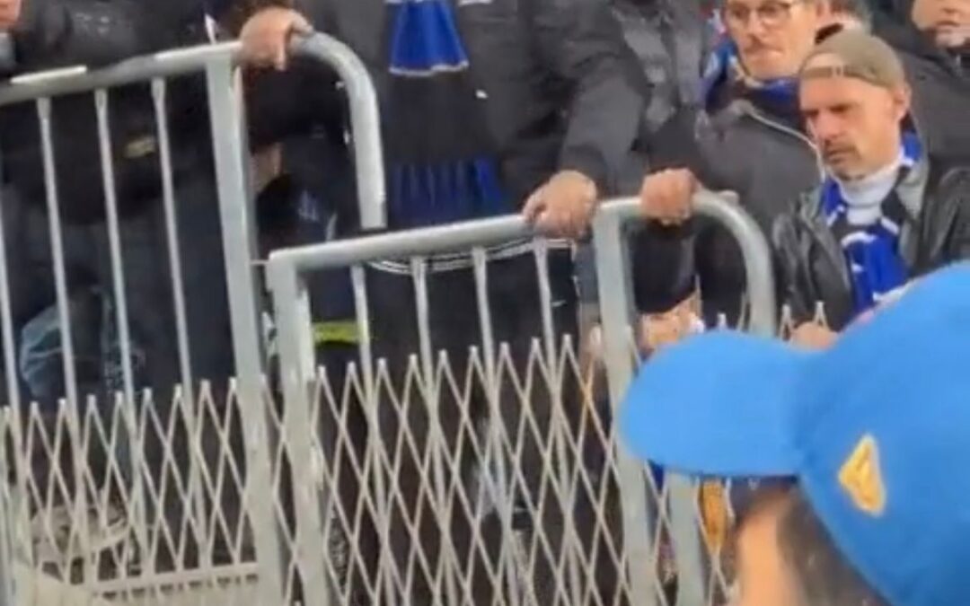 Tifoso Atalanta prova ad aggredire i napoletani