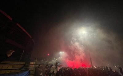 Tifosi in veglia per Maradona all’esterno dello stadio – FOTO E VIDEO