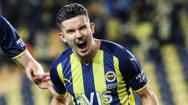 Kadıoğlu ha stregato il Napoli: ecco le richieste del Fenerbahçe 