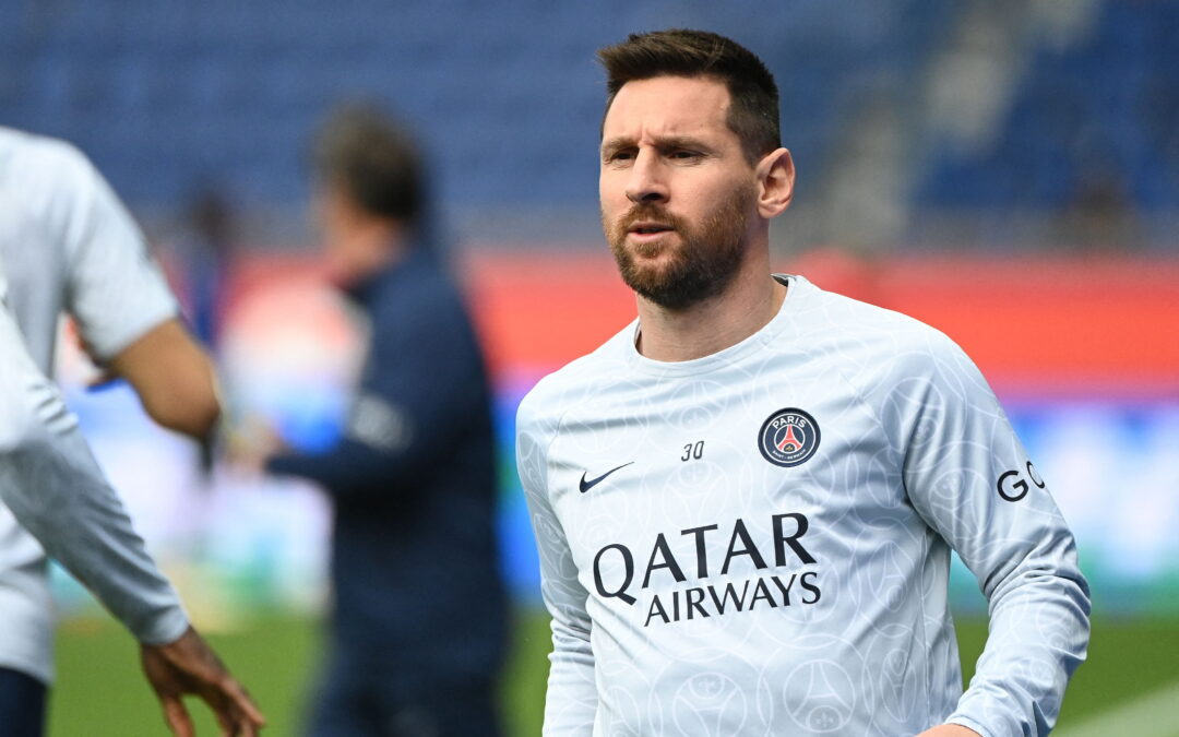 Messi vola lontano da Parigi: sospeso dal PSG, il suo futuro è altrove