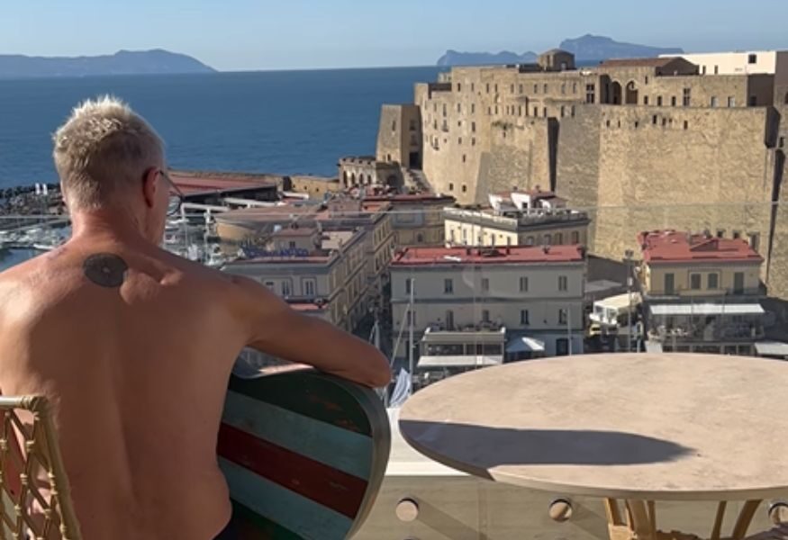 Sting confessa: “Amo Napoli, felicissimo dello Scudetto in arrivo”
