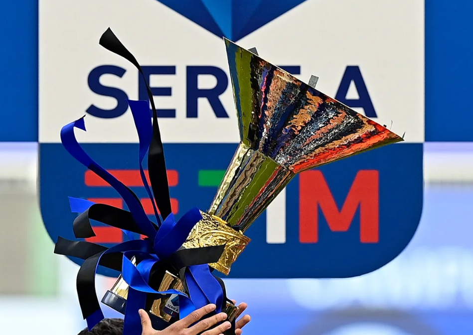 RILEGGI LIVE – Il Napoli Campione d’Italia riparte da Frosinone