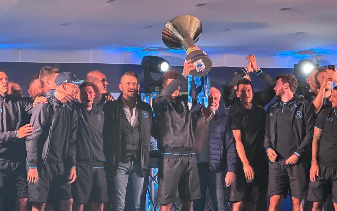 Grande festa per la presentazione del Napoli a Dimaro