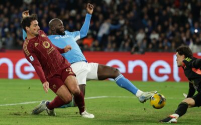 Lukaku torna al gol e fa sognare Napoli, Roma KO al Maradona