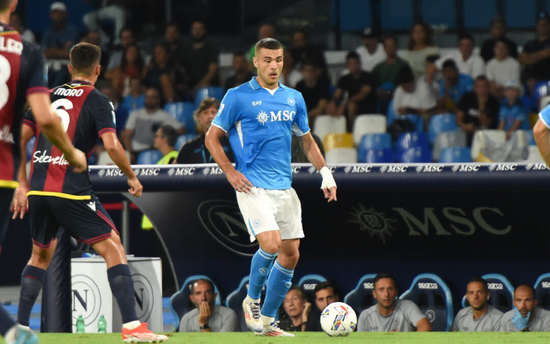 Bologna-Napoli, le formazioni ufficiali: due defezioni per Conte, Buongiorno e Meret in panchina!